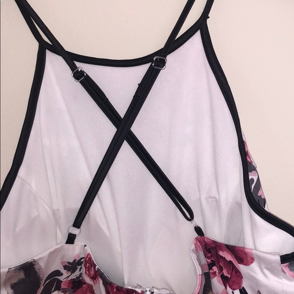 Dress - Picture 3 of 4